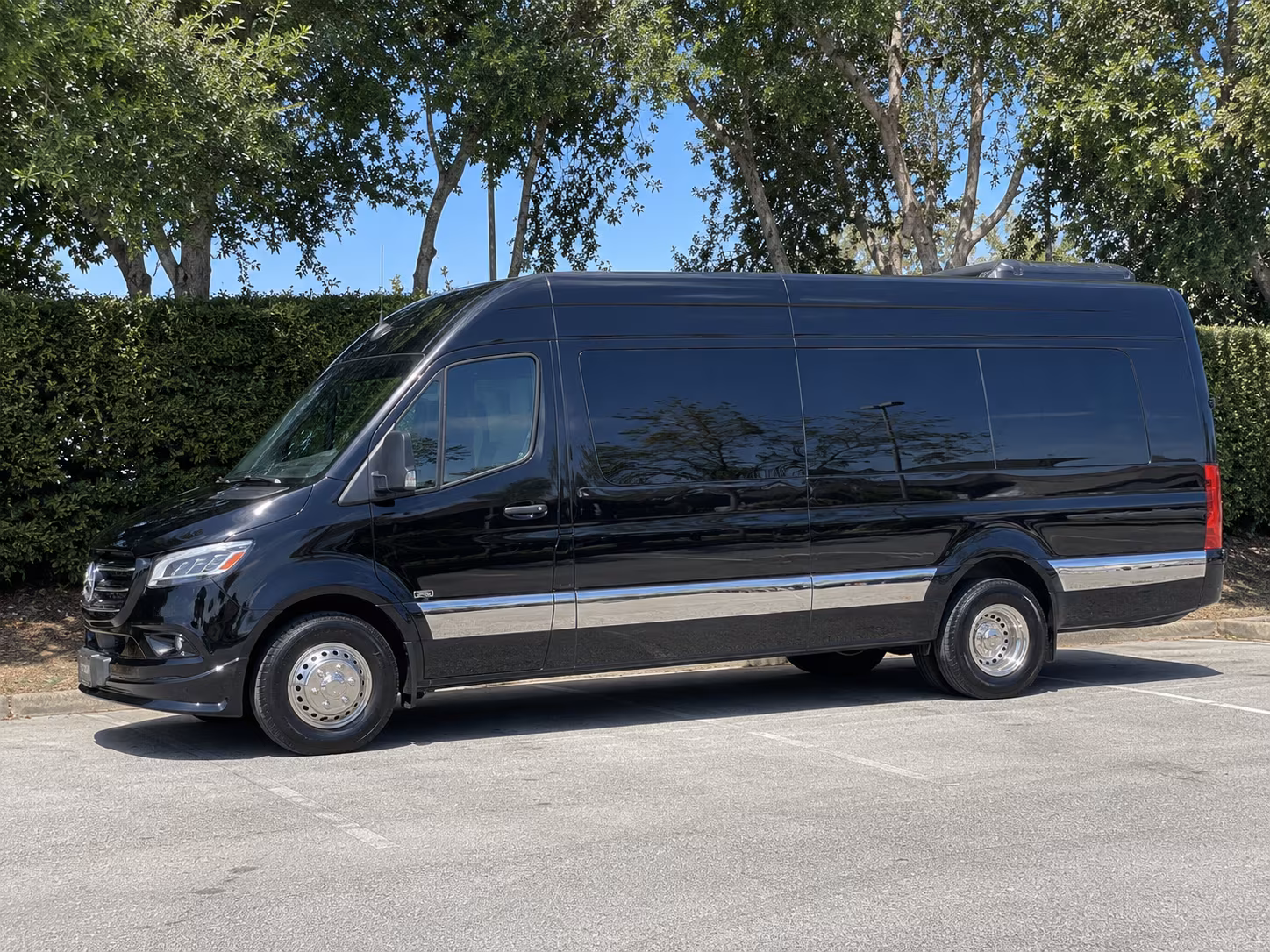 easily book transportation for your next airport transfer 3