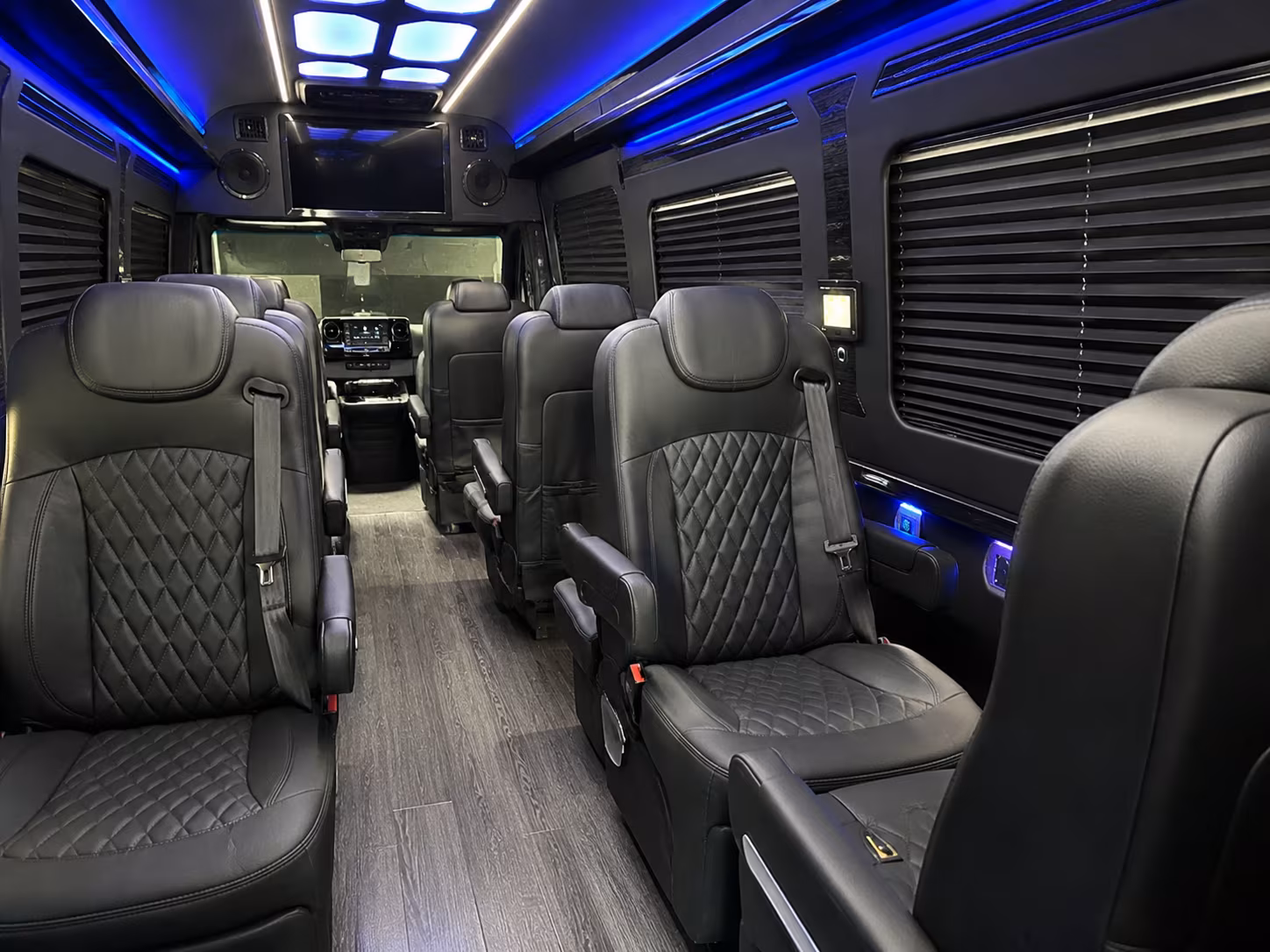 easily book transportation for your next prom 3