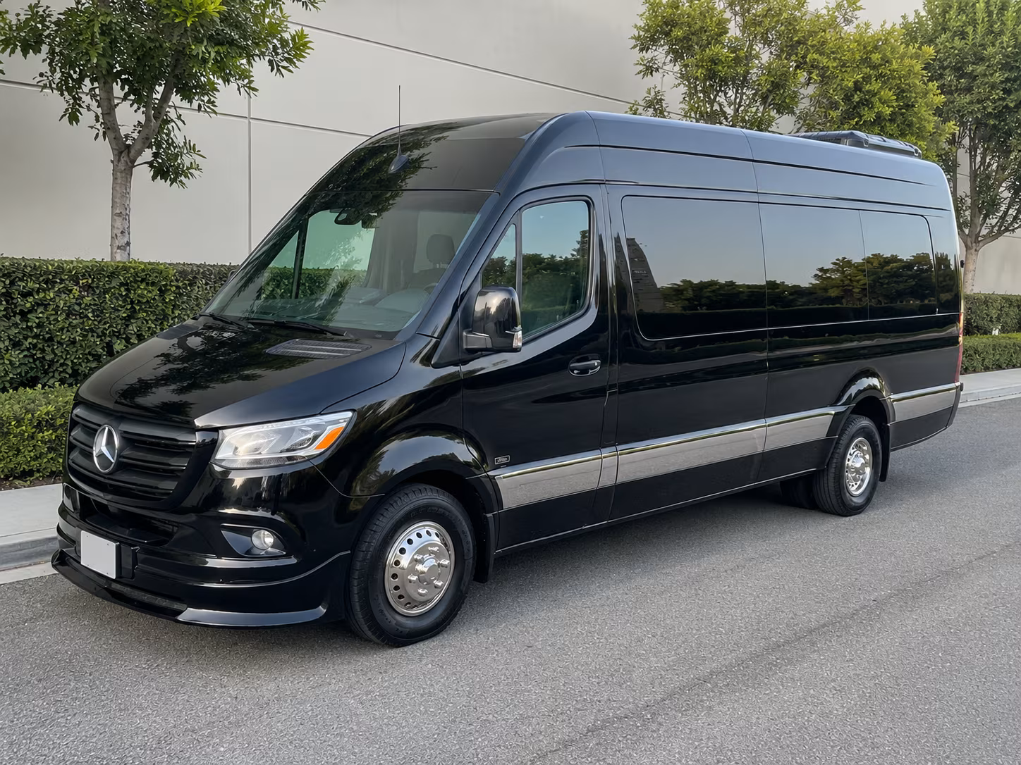 rent a bus in stamford for pre prom dinners and after parties