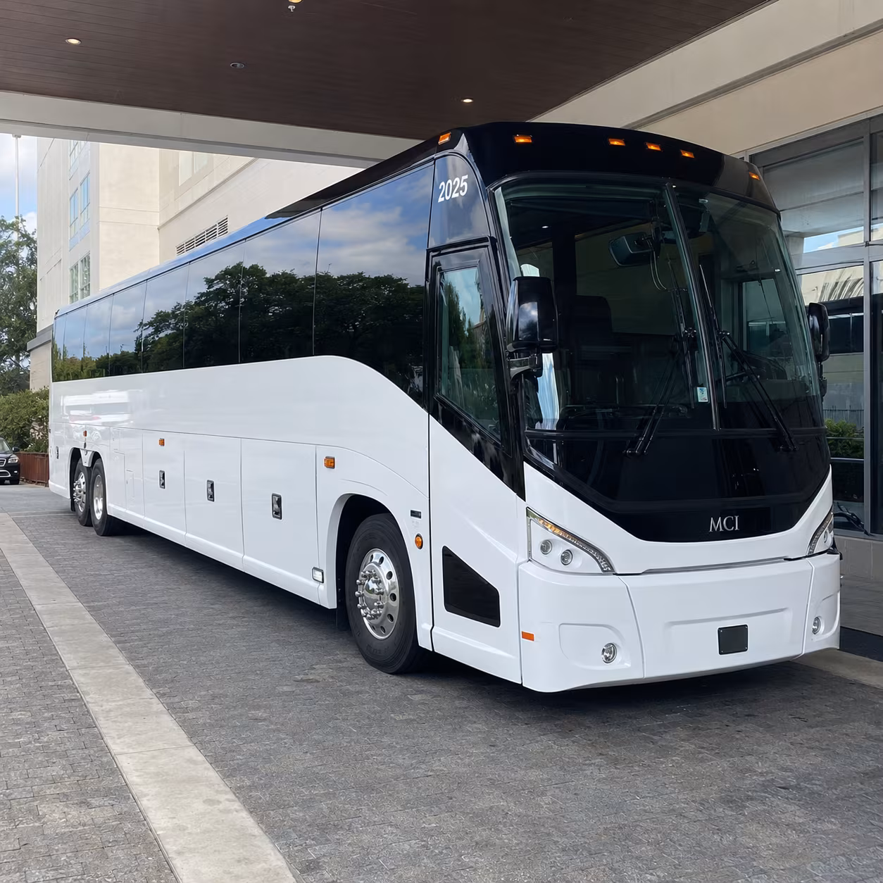 stamford 54 passenger charter bus